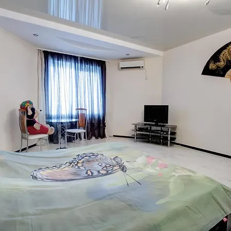 Отличная Квартира Район Черемушки Apartmán *